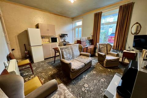 562 Wakefield Road, Huddersfield, HD5 8PU