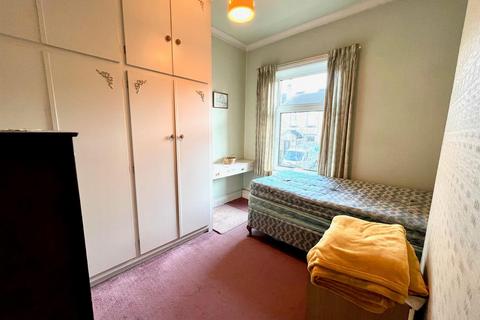 562 Wakefield Road, Huddersfield, HD5 8PU