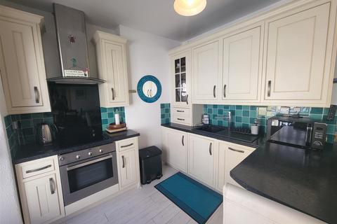 1 bedroom flat for sale, 1 Warwick House, The Norton, Tenby, Pembrokeshire. SA70