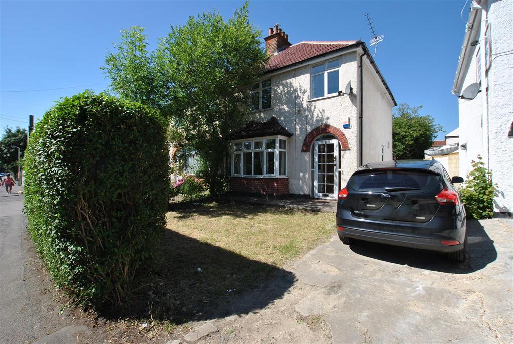 Cleveland Road, Uxbridge 4 bed semidetached house £1,992 pcm (£460 pw)