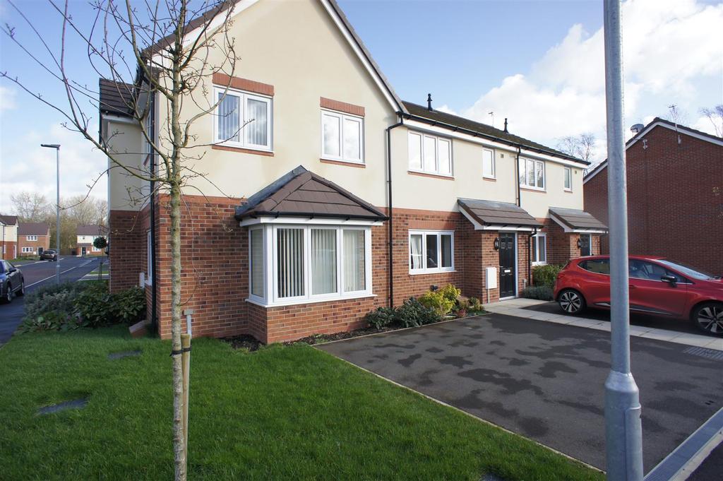 Greenfinch grove, Birchwood, Warrington 3 bed terraced house £975 pcm