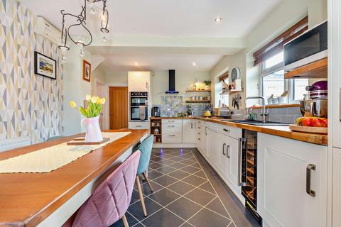 4 bedroom semi-detached house for sale - Fifth Avenue, York