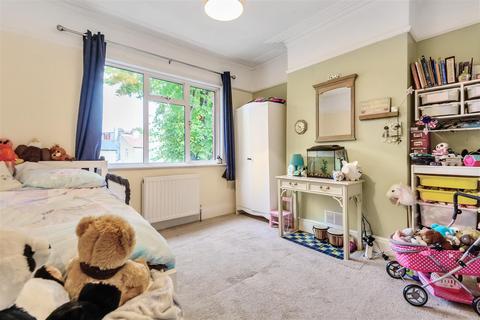 10 Stanley Road, Carshalton, SM5 4LF