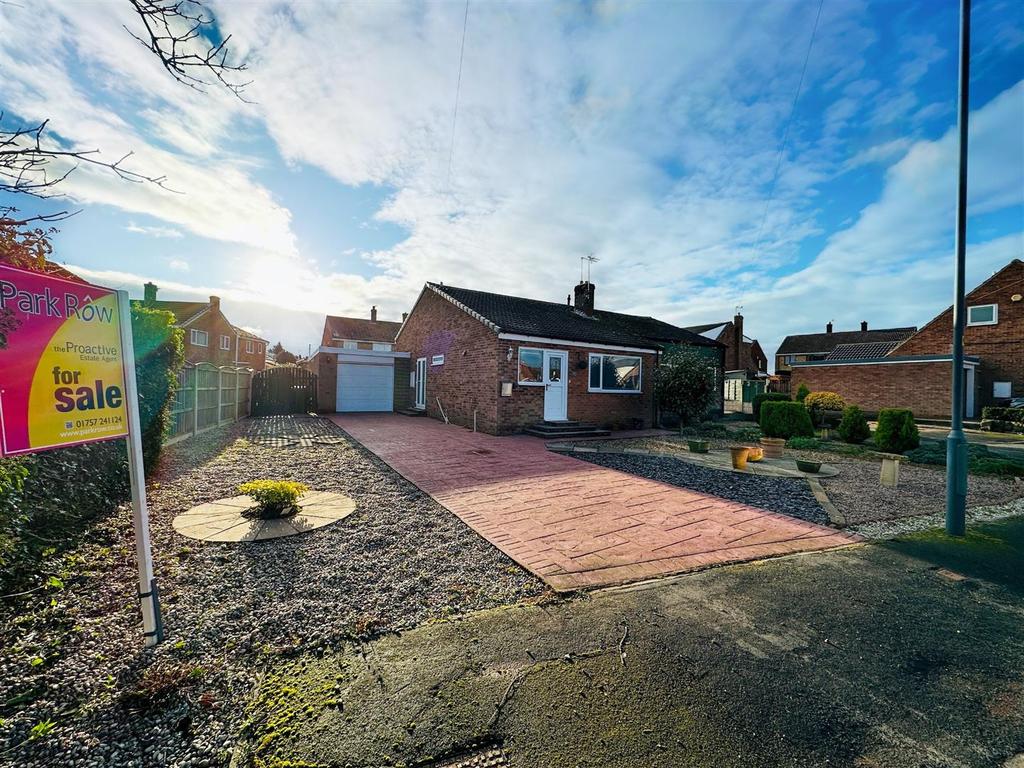 Plough Garth, Kellington, Goole 2 bed semidetached bungalow £160,000
