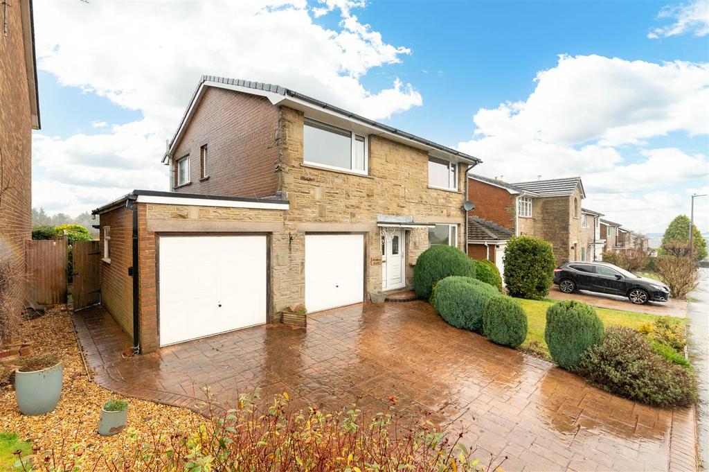 Farfield Avenue, Hepworth, Holmfirth 4 bed detached house £425,000