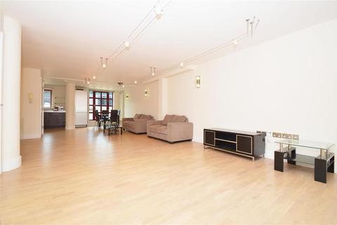 3 bedroom apartment to rent - Quaker Street, Shoreditch, E1