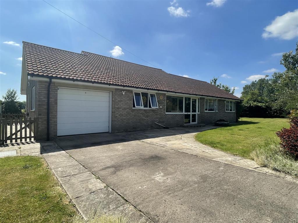 Carr Lane, East Ayton, Scarborough 3 bed detached bungalow for sale - £ ...