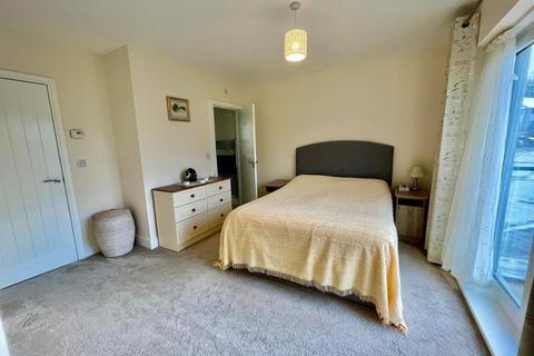 28 Budding Way, Dursley, GL11 5BE