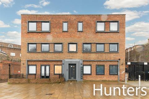 Flat 4, Bank Chambers, 2 Green Lane, Worcester Park, KT4 8AD