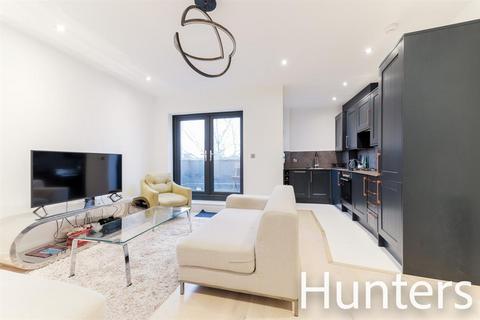 Flat 4, Bank Chambers, 2 Green Lane, Worcester Park, KT4 8AD