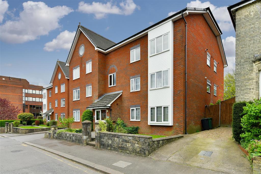 Chapel Road, Redhill 1 bed apartment £1,050 pcm (£242 pw)
