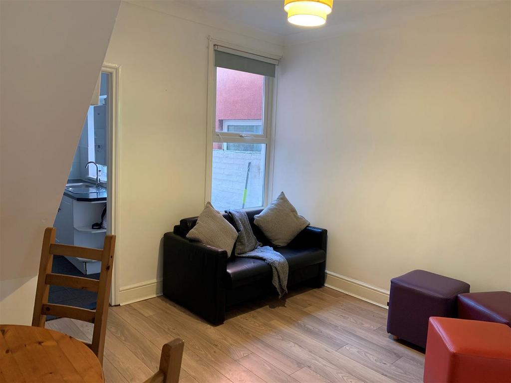 94 Lawson Road 2.jpg