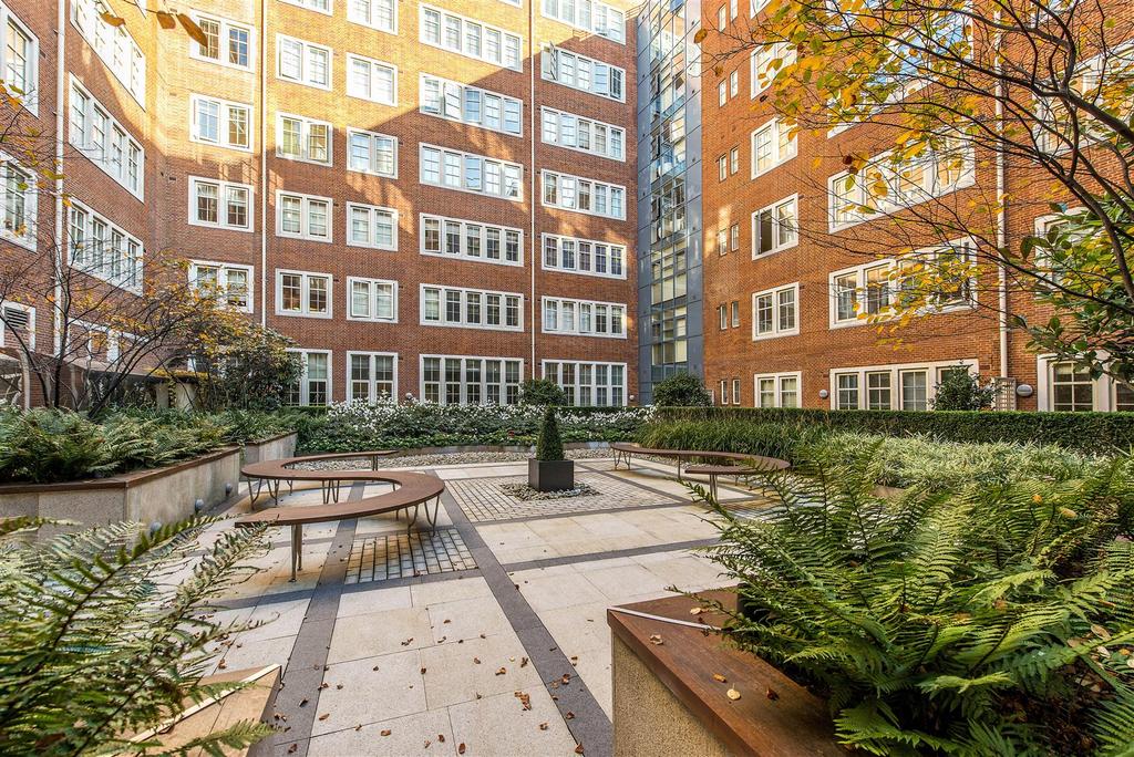 Courtyard.jpg