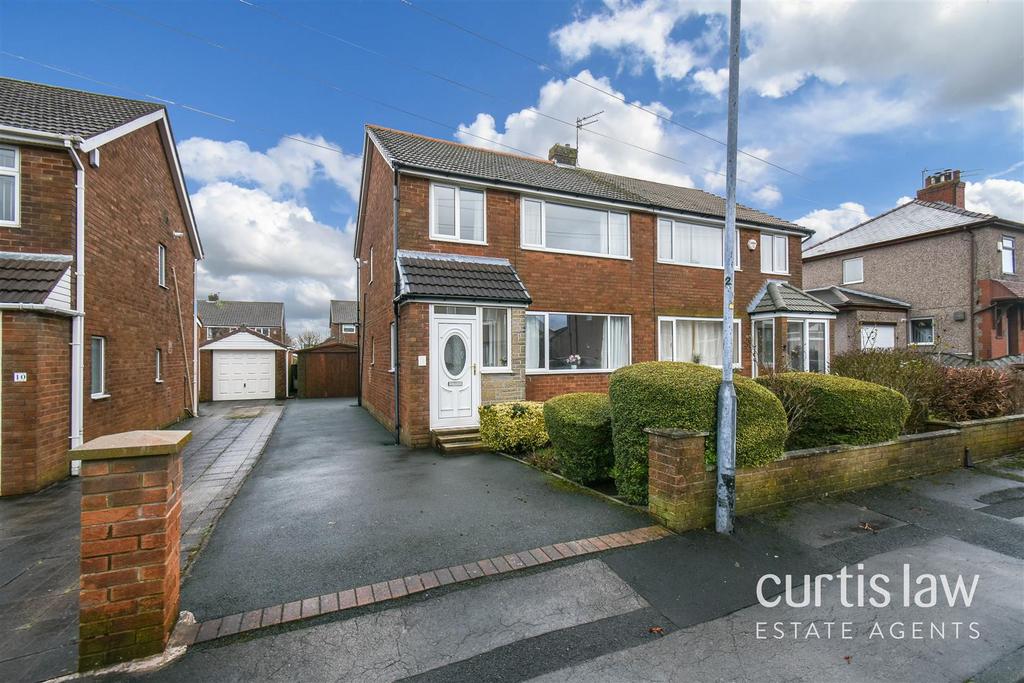 Dorset Road, Rishton, Blackburn 3 bed semidetached house £185,000