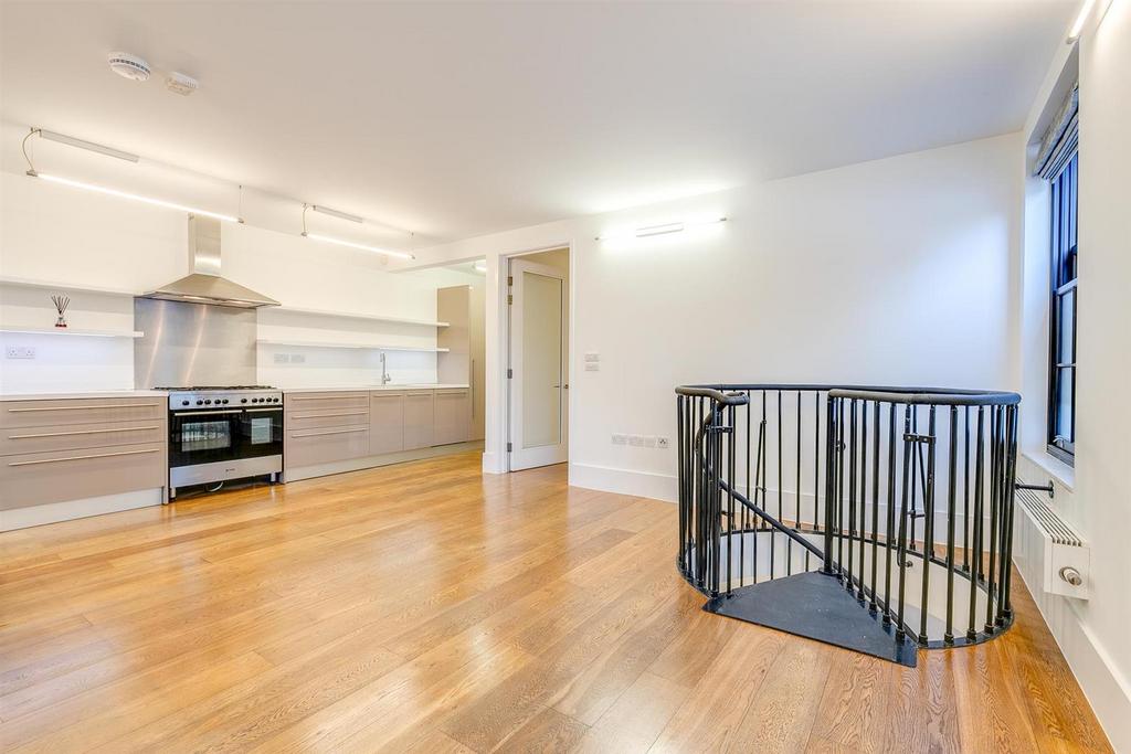 Rondor House, Parsons Green, SW6 3 bed flat to rent £6,500 pcm (£