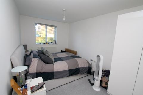 2 bedroom apartment to rent - Gresham Road, Staines-upon-Thames, TW18