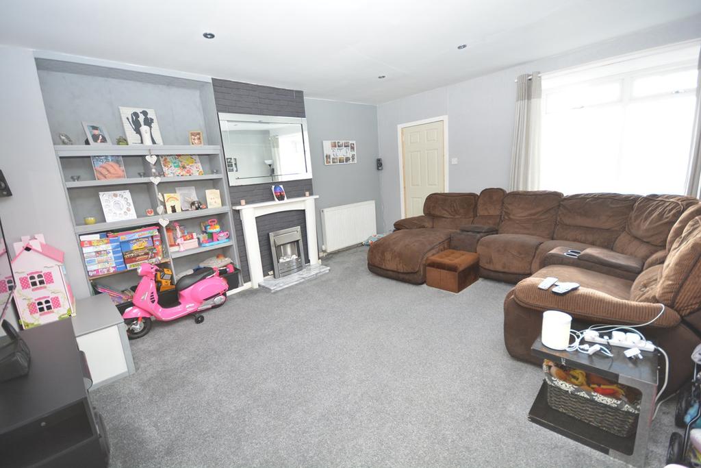 West Main Street, Darvel, KA17 4 bed semidetached house £109,995