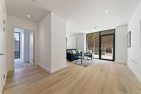 1 bedroom apartment to rent, Fairwater House, Royal Wharf, London, E16