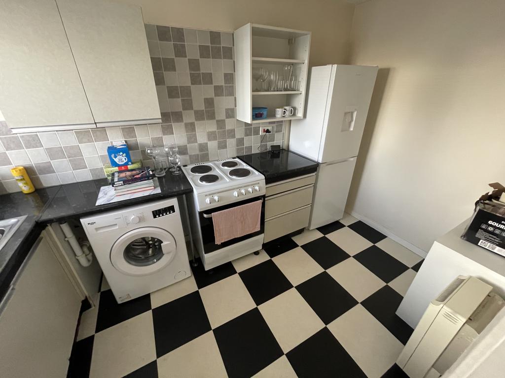 Furze Cap, Kingsteignton 2 bed terraced house £790 pcm (£182 pw)