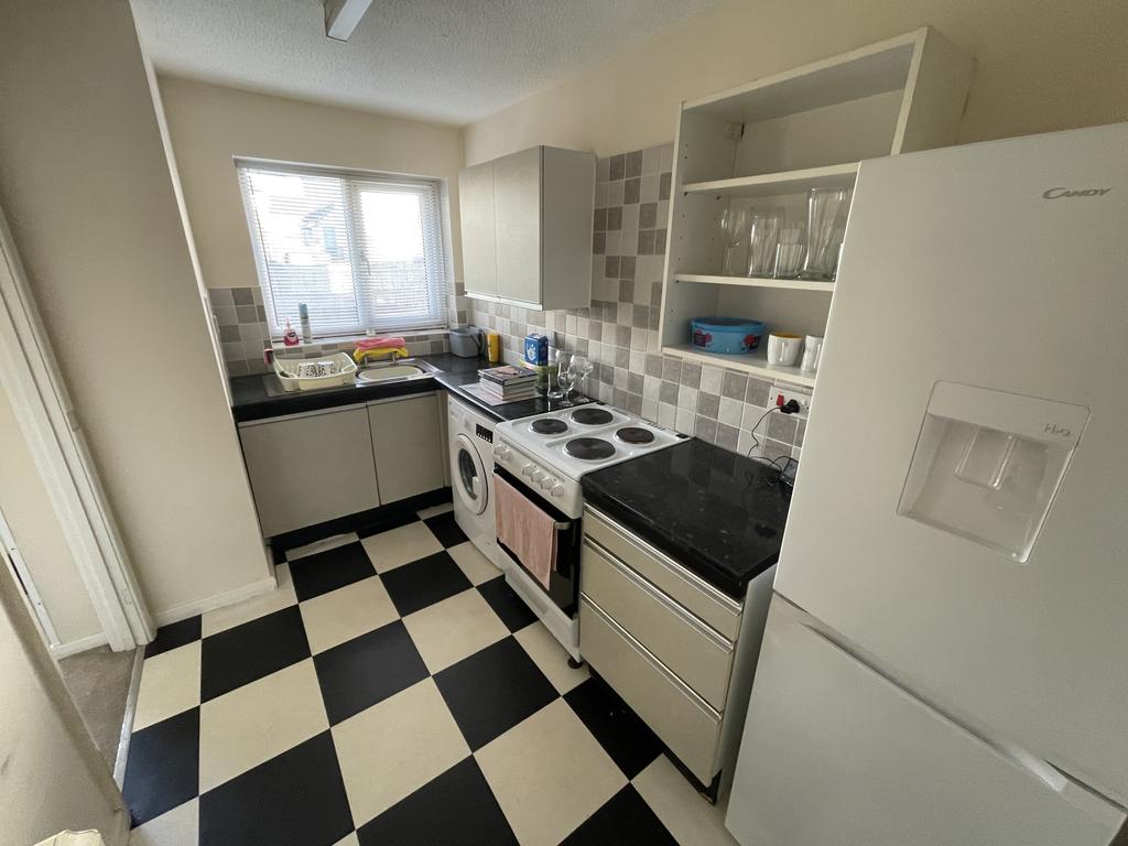 Furze Cap, Kingsteignton 2 bed terraced house £790 pcm (£182 pw)