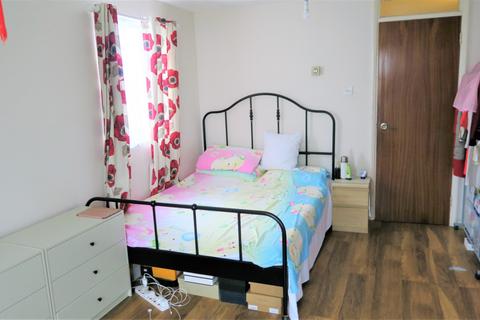 2 bedroom apartment for sale - Marlowe Gardens,  London, SE9