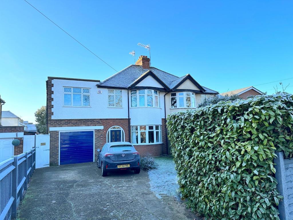 Eton Wick Road, Eton Wick, Berkshire... 5 bed semidetached house £