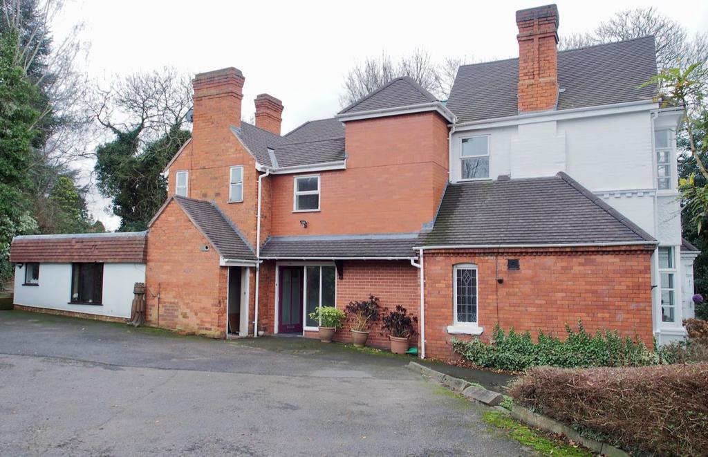 33 Buchanan Avenue, Walsall, West... 11 bed detached house £430,000