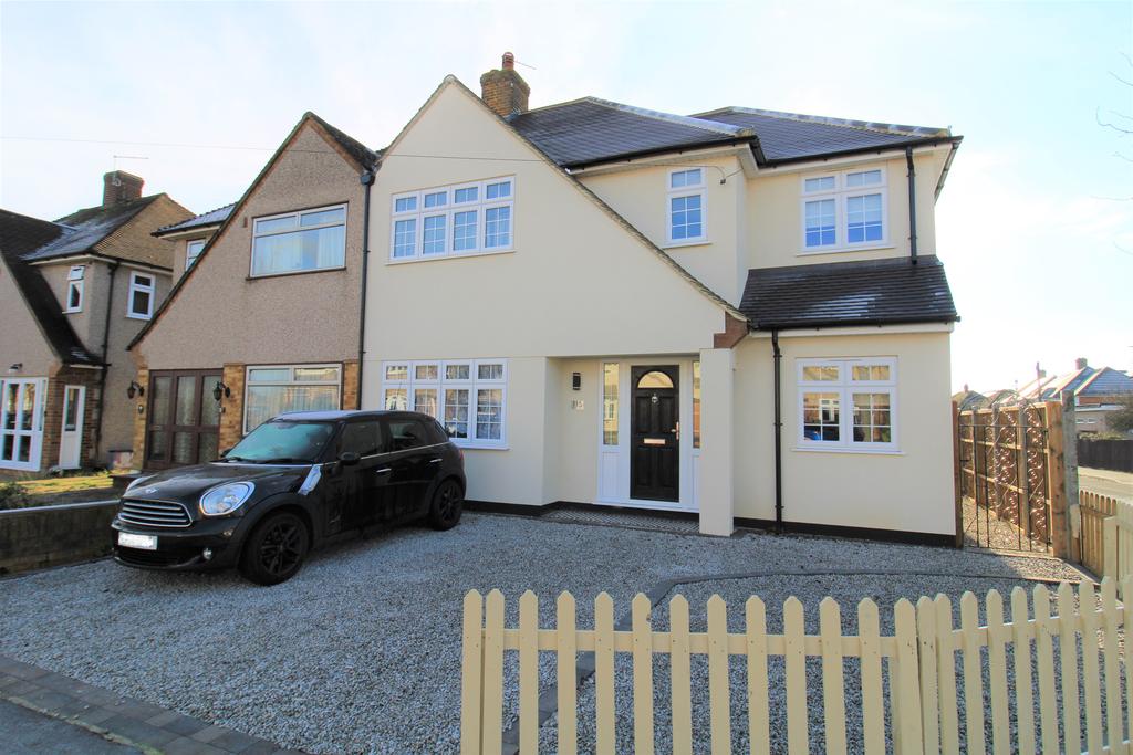 Severn Drive, Upminster RM14 5 bed semidetached house £760,000