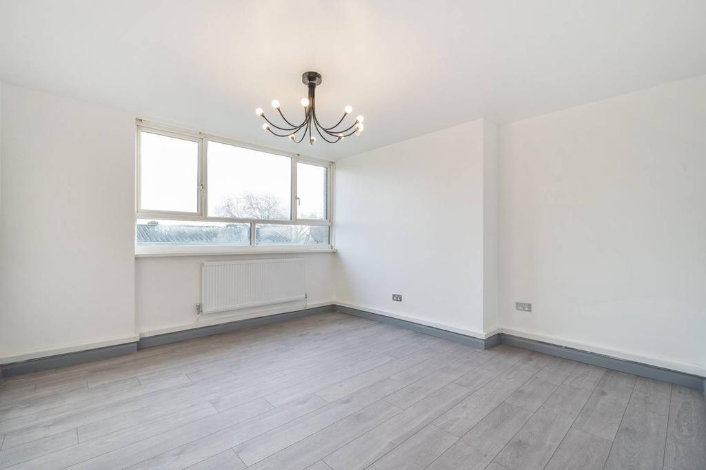 Sunray Avenue, Herne Hill, London, SE24 1 bed flat £325,000
