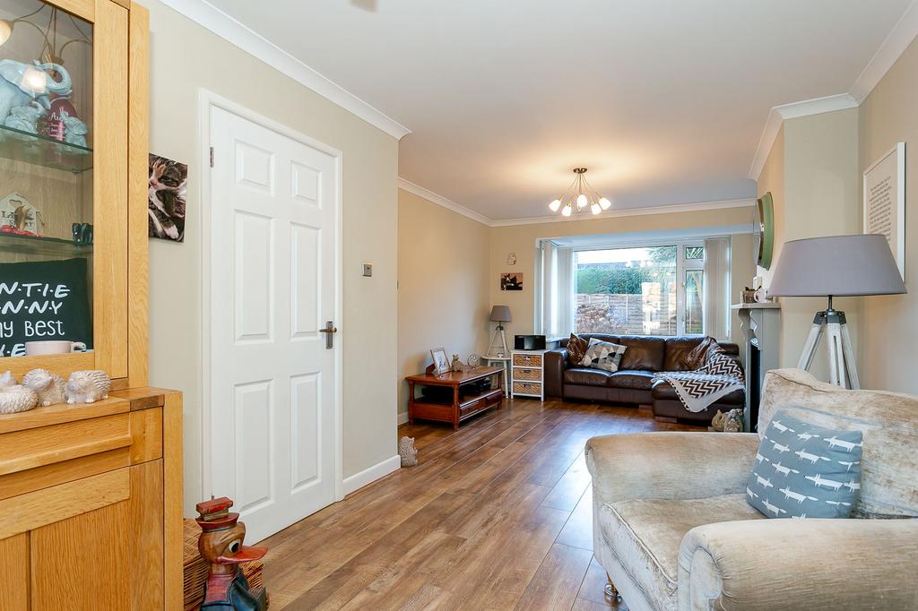 Olive Way, Harrogate, HG1 3 bed semidetached house £300,000