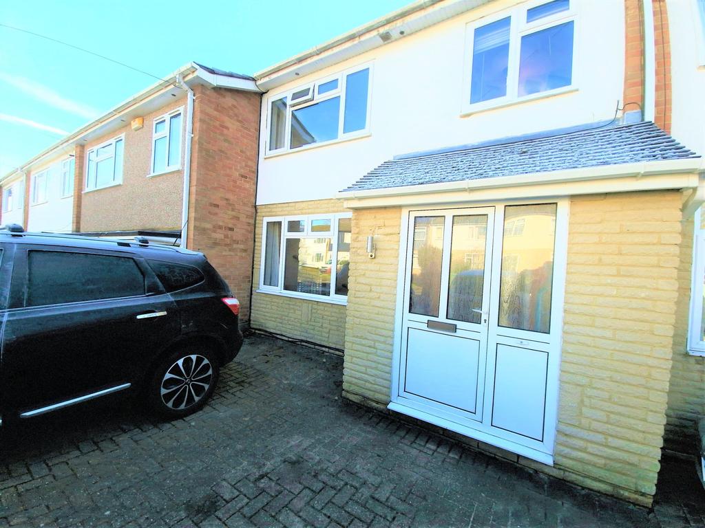 The Greenway, Penn, HP10 3 bed terraced house £1,650 pcm (£381 pw)