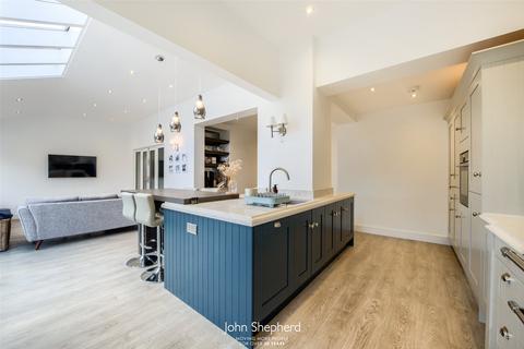 10 Mirfield Road, Solihull, B91 1JD