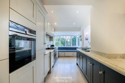 10 Mirfield Road, Solihull, B91 1JD