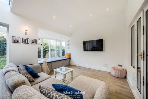 10 Mirfield Road, Solihull, B91 1JD