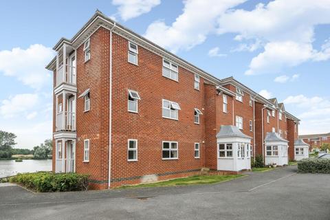 2 bedroom apartment to rent - Guillemot Way,  Aylesbury,  HP19