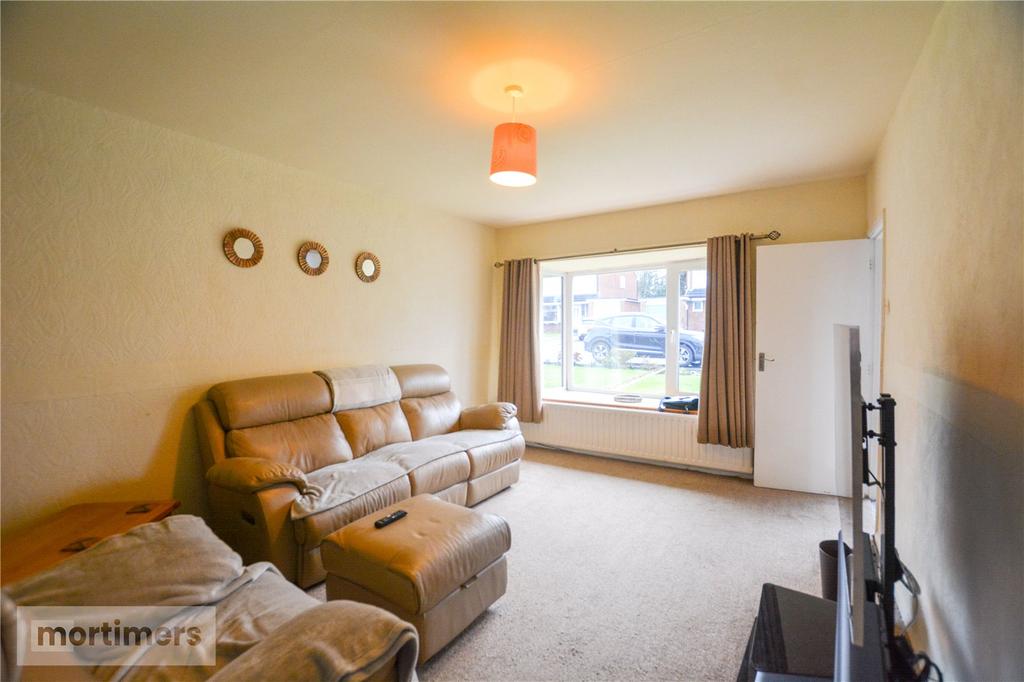 The Coppice, Clayton Le Moors... 4 bed semidetached house £195,000