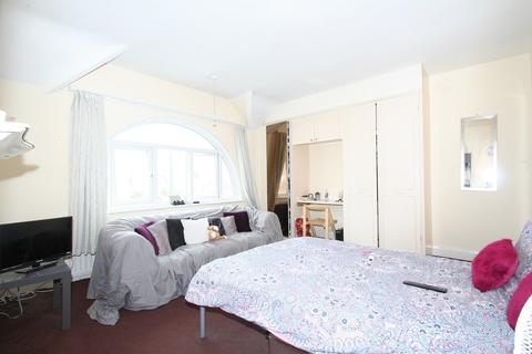 3 bedroom flat to rent - Finchley Road, London, NW11