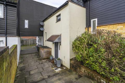 3 bedroom terraced house for sale - Fidler Place, Bushey