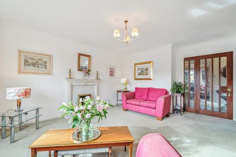 55 Fairfield Drive, Clarkston, G76 7YH