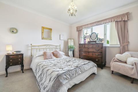 55 Fairfield Drive, Clarkston, G76 7YH