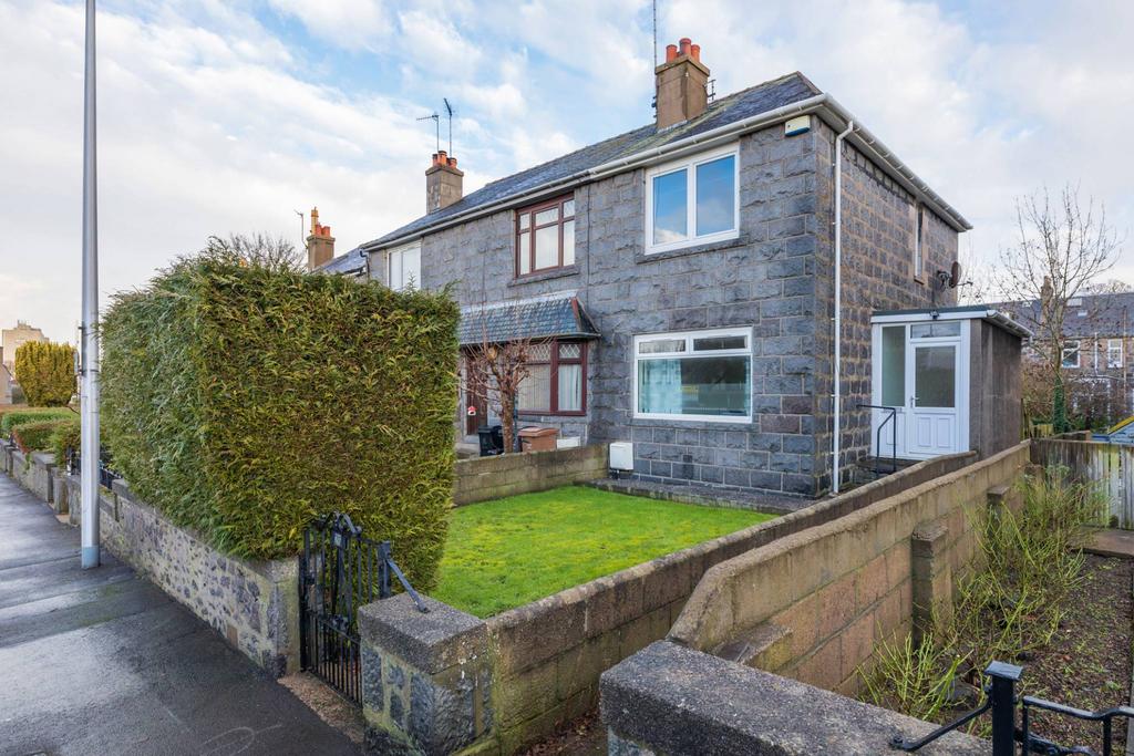 26 Orchard Road, Aberdeen, AB24 3DP 2 bed end of terrace house for sale