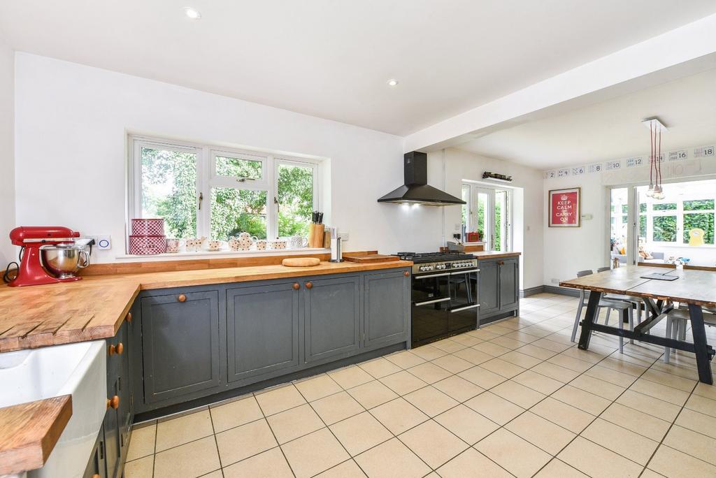Winston Rise, Four Marks, Alton, Hampshire 5 bed detached house £700,000