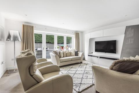 6 Edgefield Close, Beckenham, BR3 1DJ