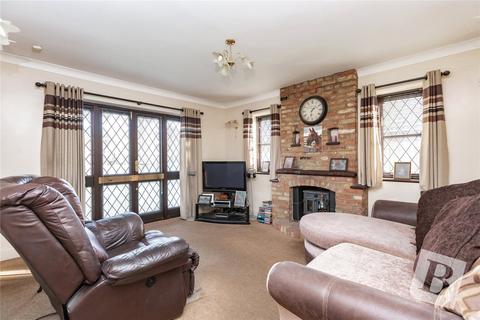 3 bedroom bungalow for sale - Southbourne Grove, Wickford, Essex, SS12