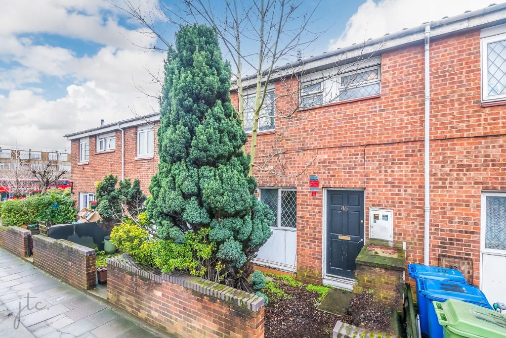 Hanover Park, Peckham, SE15 3 bed terraced house £3,000 pcm (£692 pw)