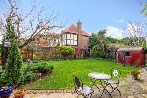 14 Chatsworth Close, West Wickham, BR4 9QS