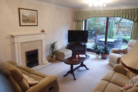 14 Chatsworth Close, West Wickham, BR4 9QS