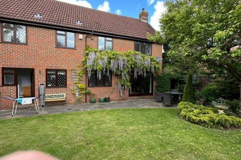 14 Chatsworth Close, West Wickham, BR4 9QS