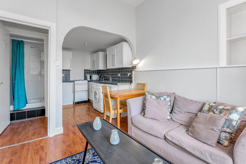 Apartment in Edinburgh - View 2