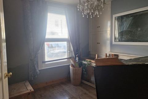 50 East Cliff, Folkestone, CT19 6BX